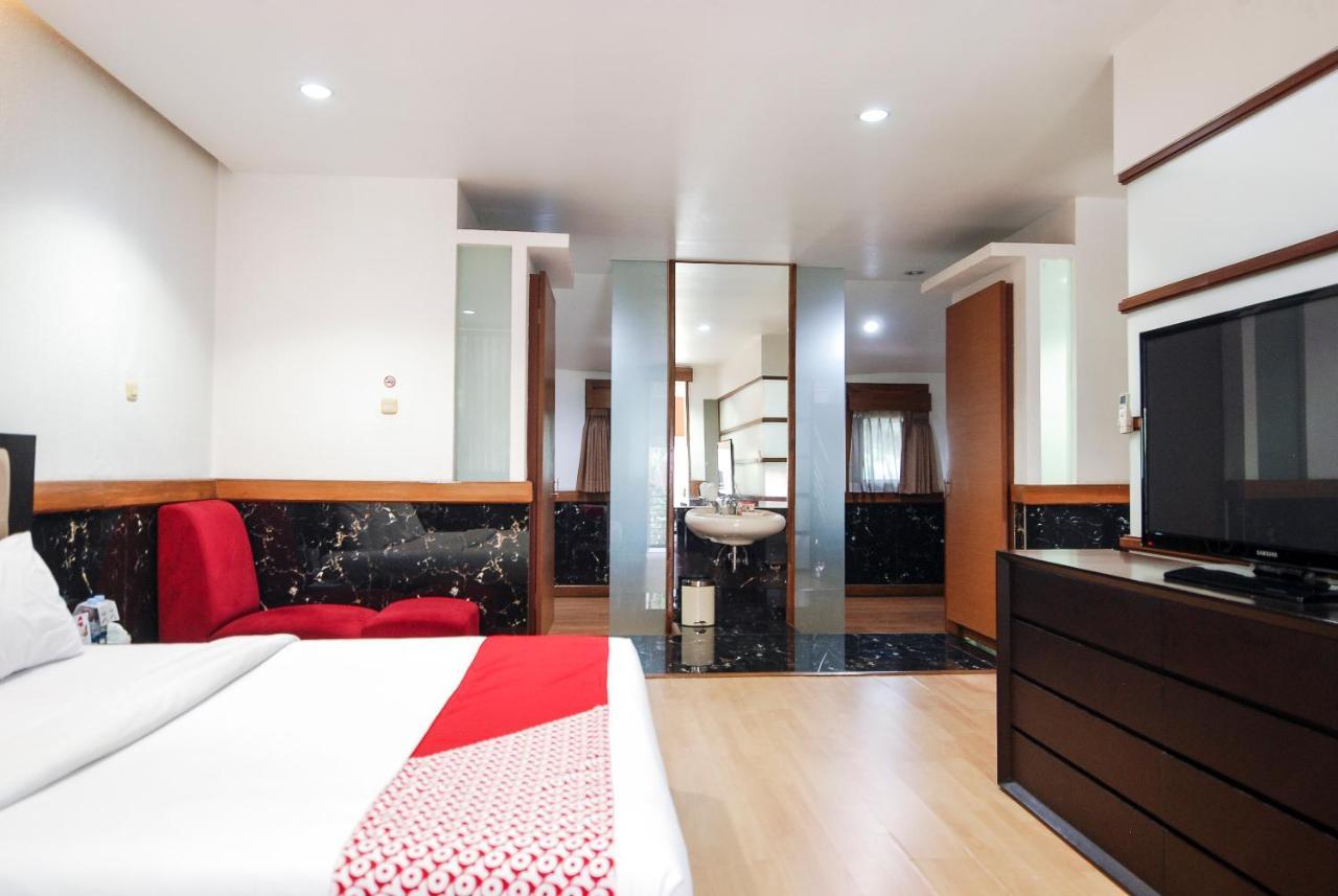 Oyo 229 Hi Quality Hotel Bandung Kültér fotó