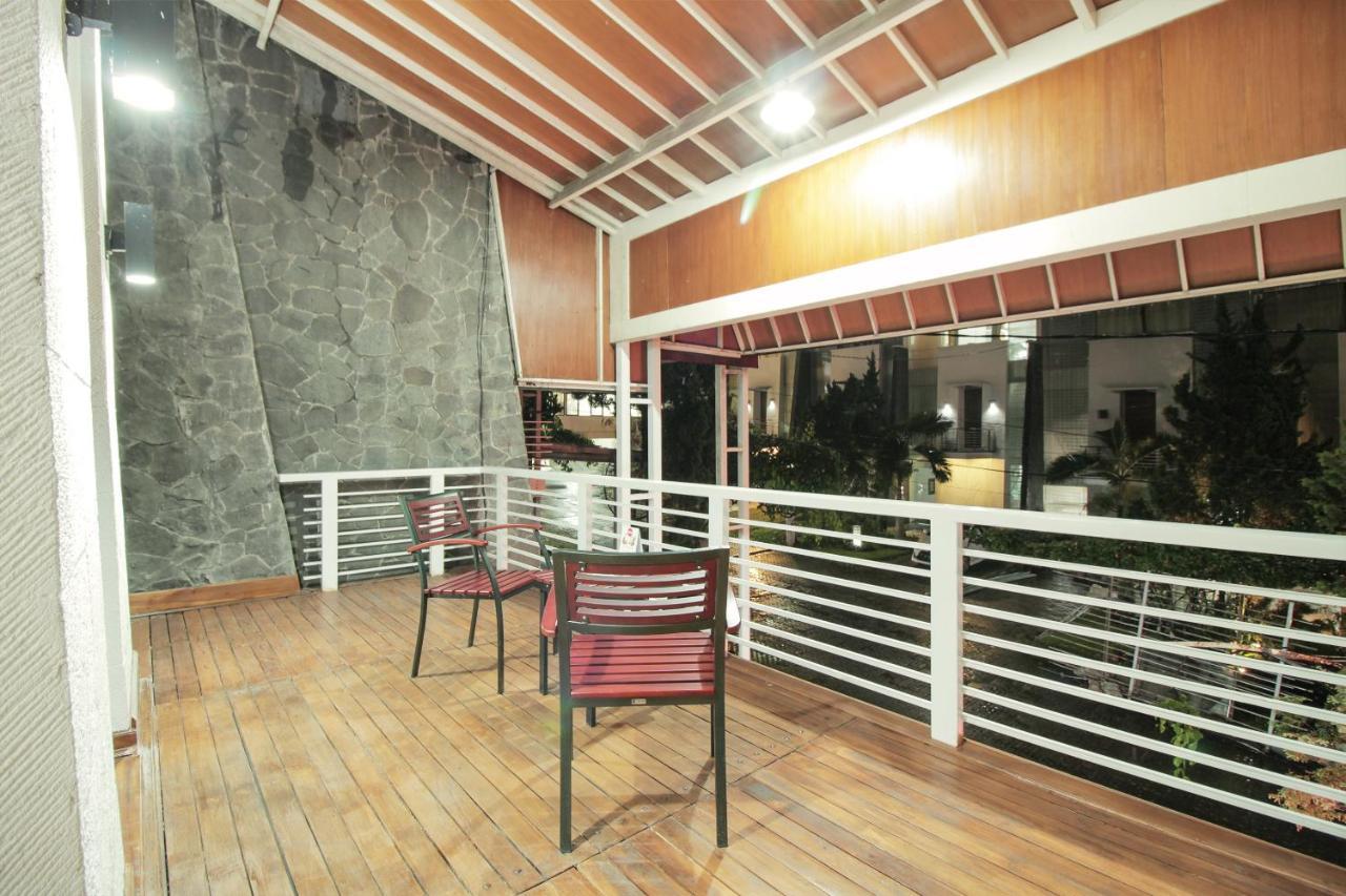 Oyo 229 Hi Quality Hotel Bandung Kültér fotó