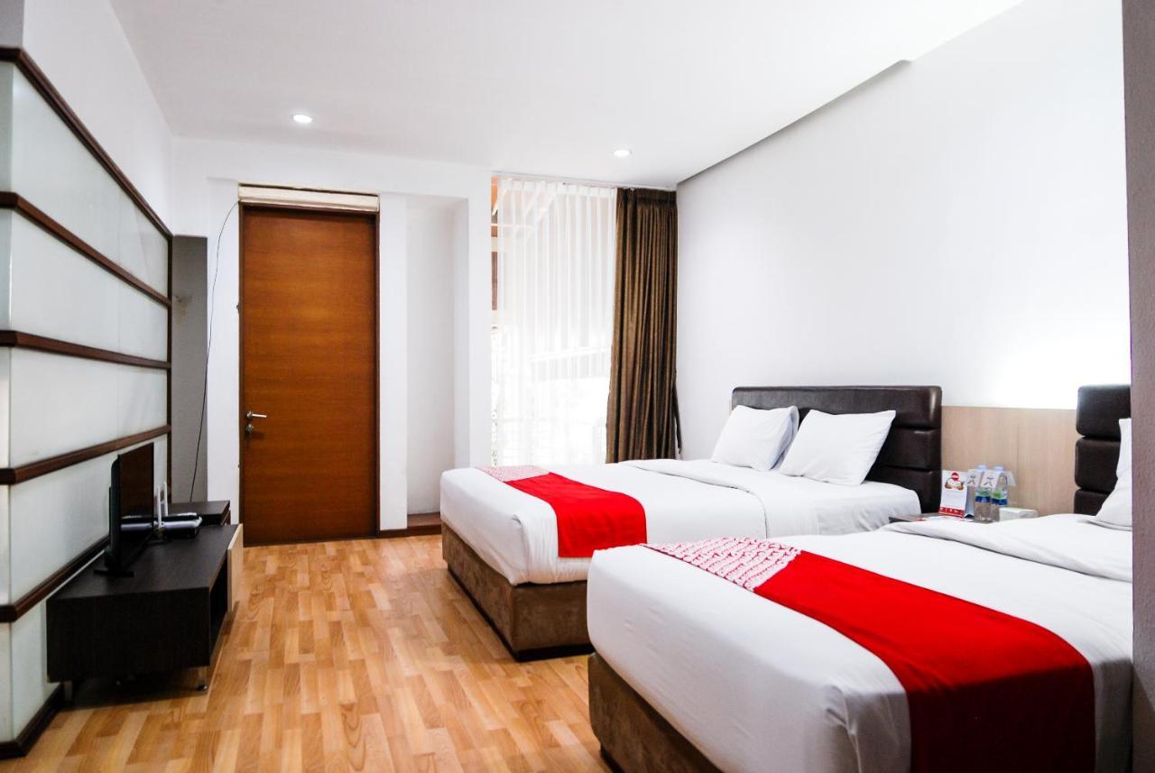 Oyo 229 Hi Quality Hotel Bandung Kültér fotó