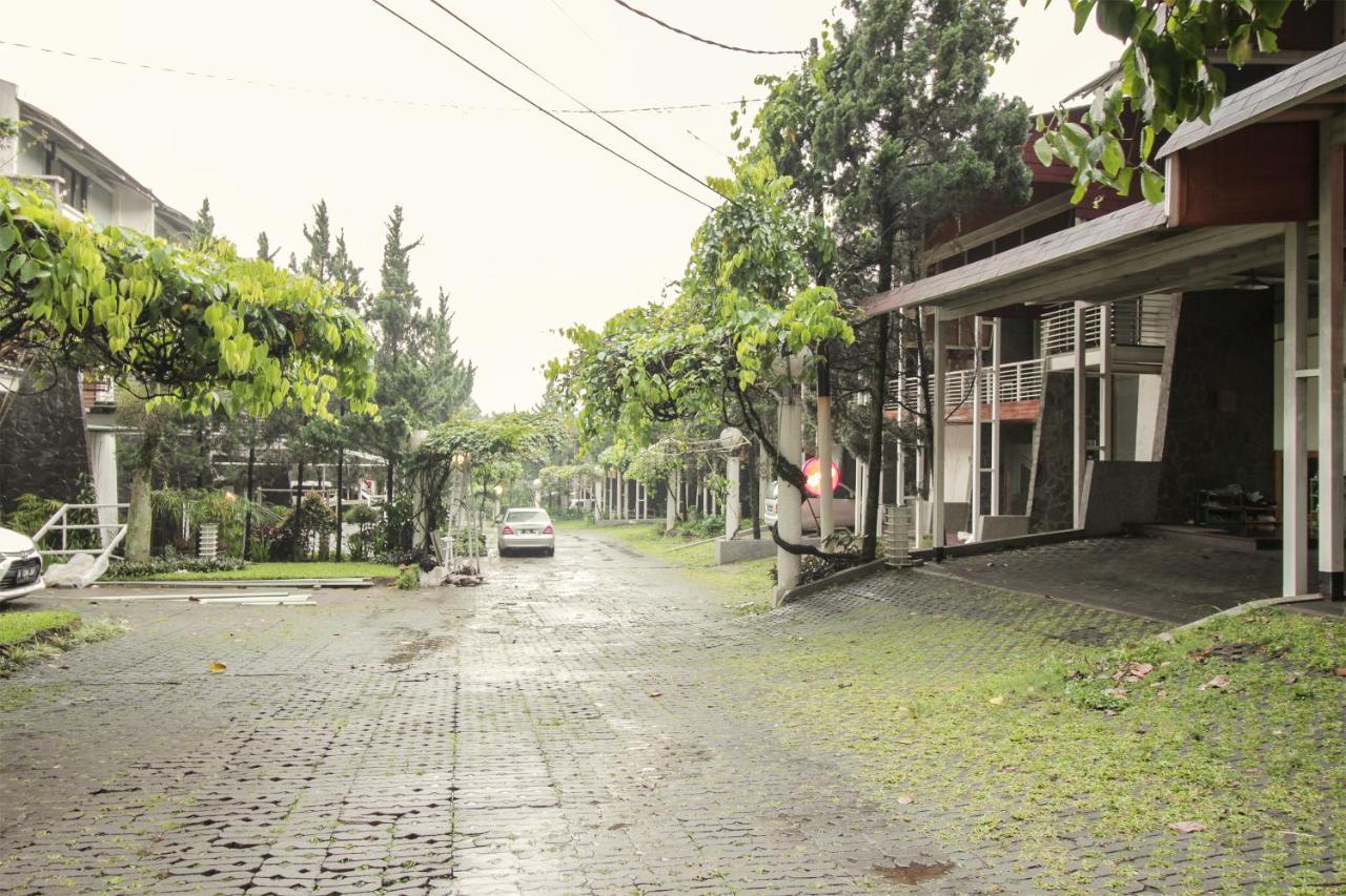 Oyo 229 Hi Quality Hotel Bandung Kültér fotó