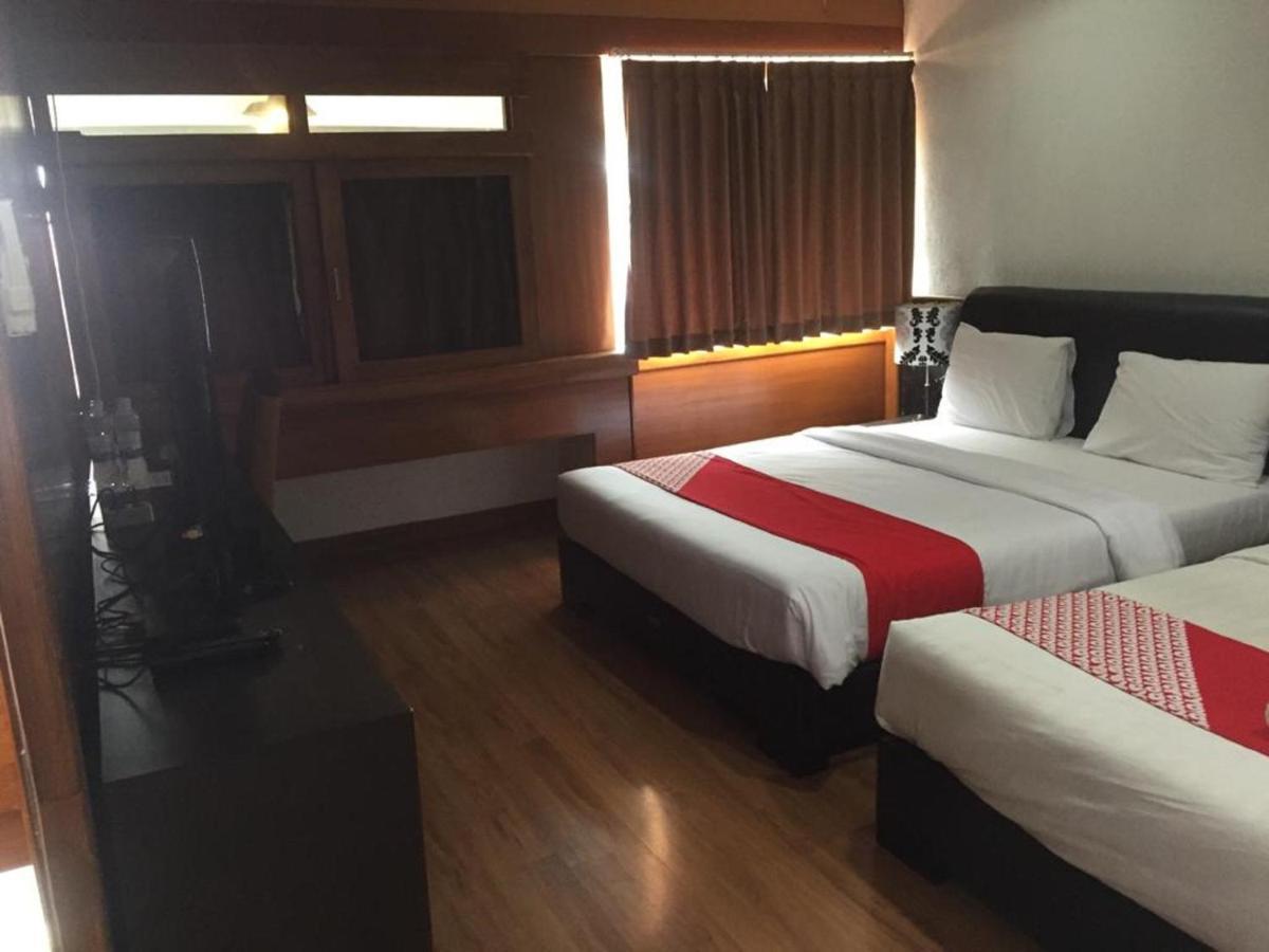 Oyo 229 Hi Quality Hotel Bandung Kültér fotó