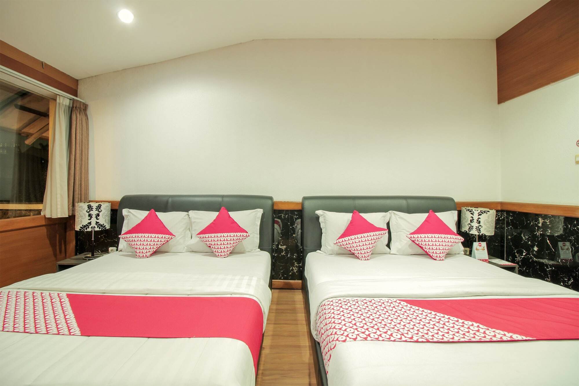 Oyo 229 Hi Quality Hotel Bandung Kültér fotó